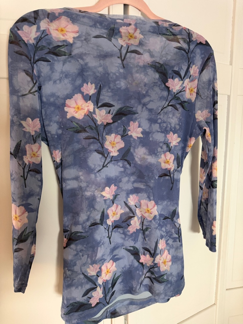 INC International Concepts Blue Floral V-Neck Long Sleeve Top - Picture 3 of 4